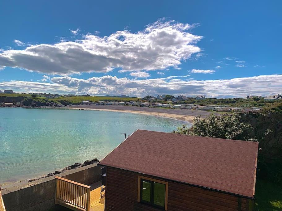 Cosy Portmor Log Cabin- Sea Views, Deck & Relaxation Malin Head Экстерьер фото